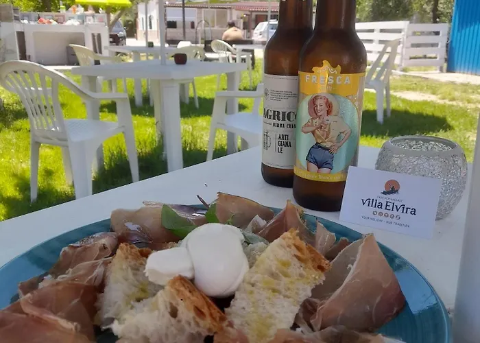 Hébergement de vacances Elvira, *