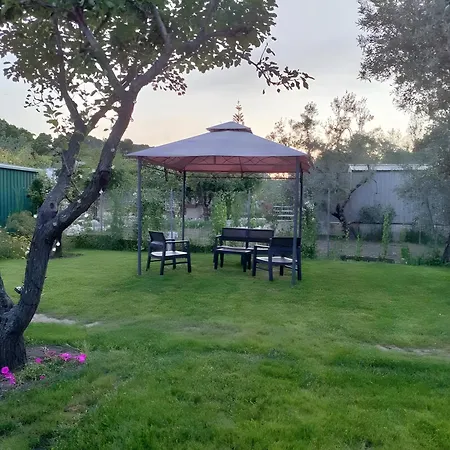 Elvira, بيت للعطل *